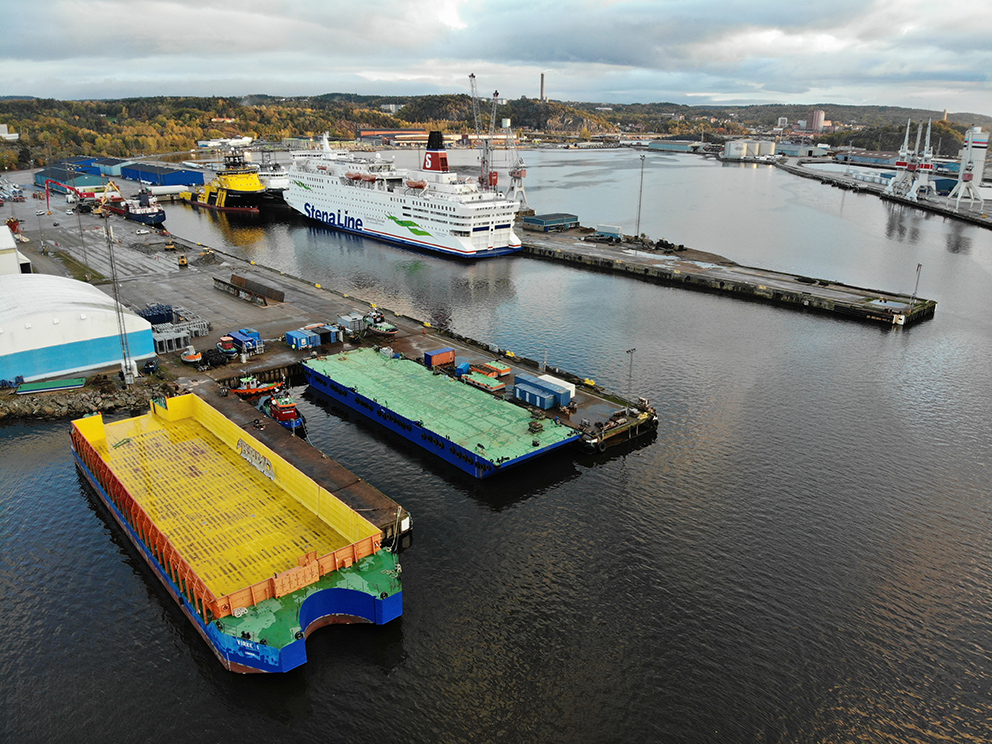 barge Sandinge barges towing Sweden swedish towing